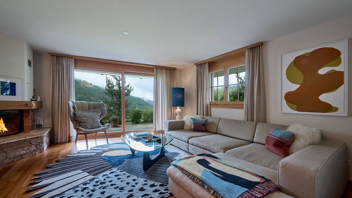 Klosters Platz Apartment | Apartment 'Bild' with Private Terrace and Wi-Fi