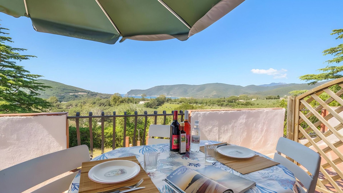 Lacona Apartment | Apartment 'Bilo Nr 10' with Mountain View and Shared Garden
