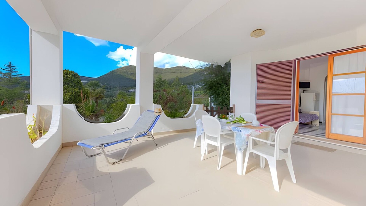 Lacona Apartment | Apartment 'Bilo Nr 14' with Mountain View, Private Terrace and Shared Garden