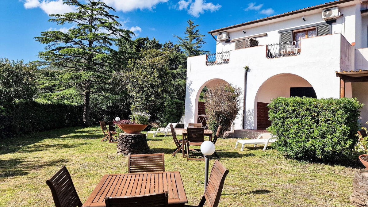 Lacona Apartment | Apartment 'Bilo Nr 5' with Mountain View and Shared Garden