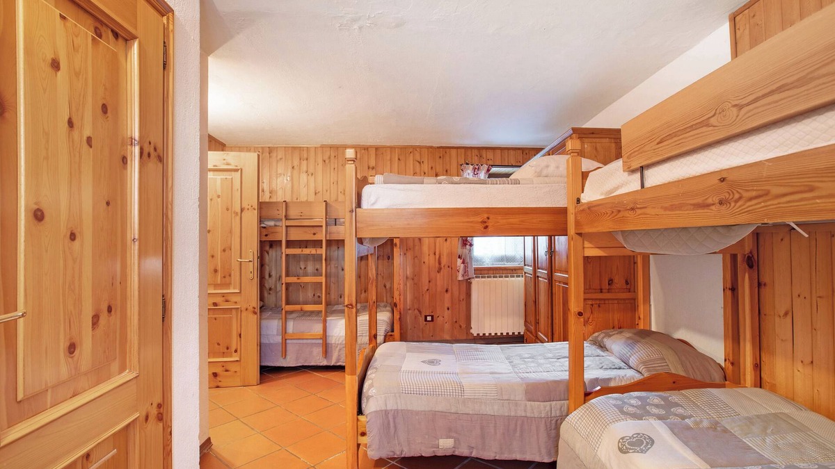 Gressan Apartment | Apartment 'Bilocale Primo Piano Leissè' with Shared Terrace, Shared Garden and Wi-Fi