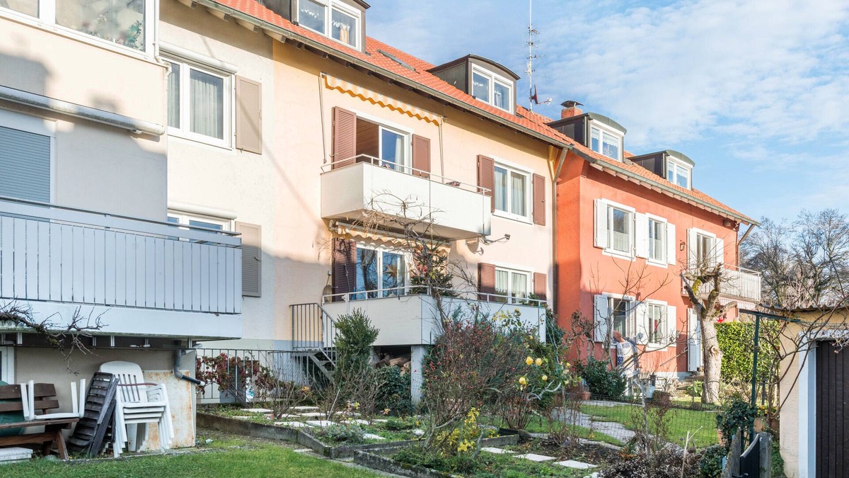 Meersburg Apartment | Apartment 'Birne' with Lake View, Shared Garden and Wi-Fi