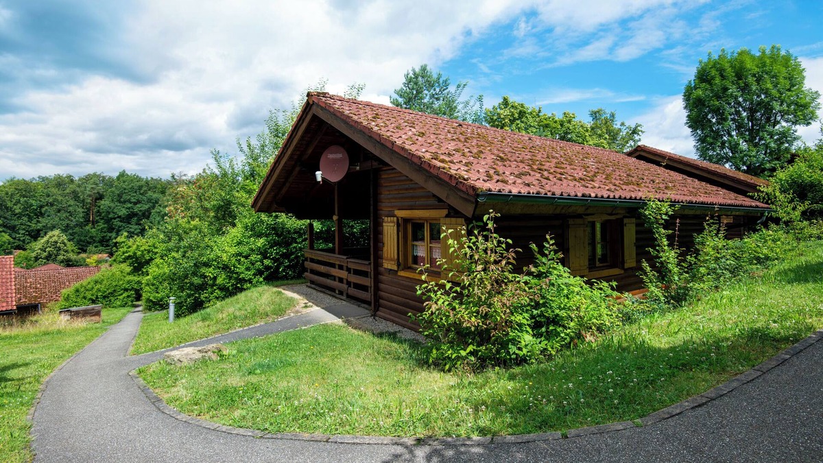 Stamsried Apartment | Apartment 'Blockhaus Hedwig Zwei' with Shared Pool, Private Terrace and Wi-Fi