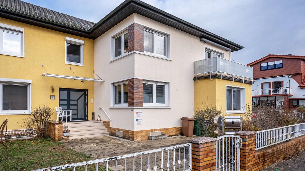 Neulussheim Apartment | Apartment 'Boettcher's Ferienwohnung' with Wi-Fi