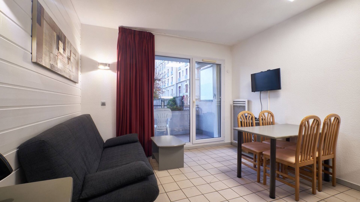 Allevard Apartment | Apartment 'Bulle Enchantée Lac Et Montagne' with Shared Pool, Balcony and Wi-Fi