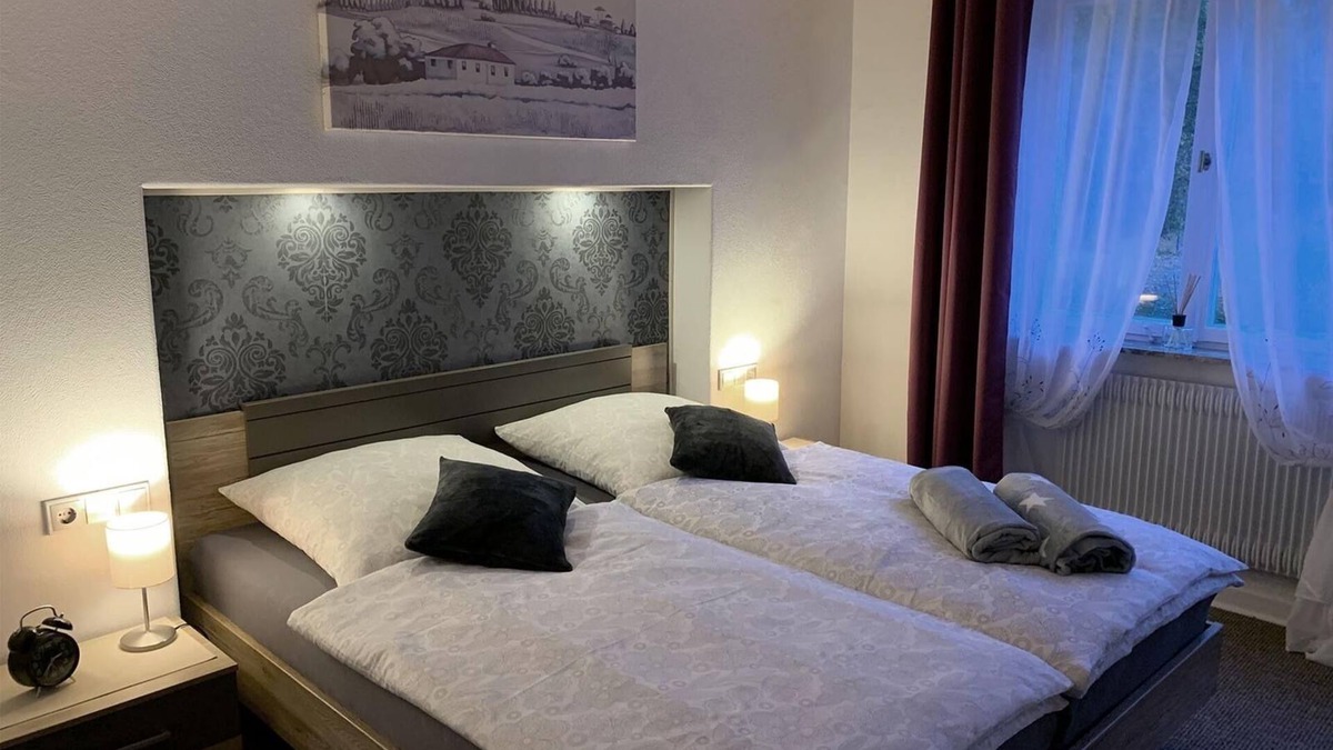 Gemarkung Truchtelfingen Apartment | Apartment "Bullentäle" with Shared Pool, Terrace & Wi-Fi