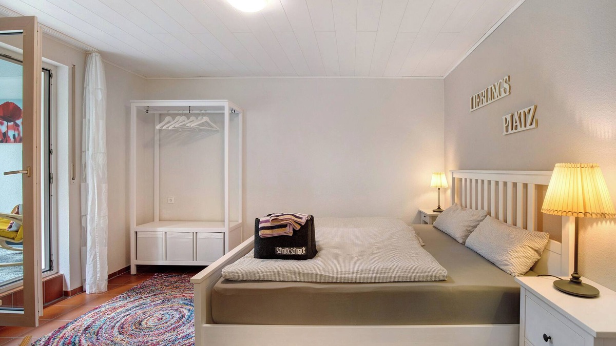 Bad Urach Apartment | Apartment 'Burgblick' with Shared Garden and Wi-Fi