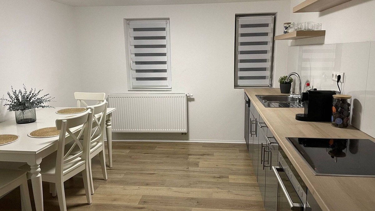 Thungen Apartment | Apartment 'By B' with Private Terrace and Wi-Fi