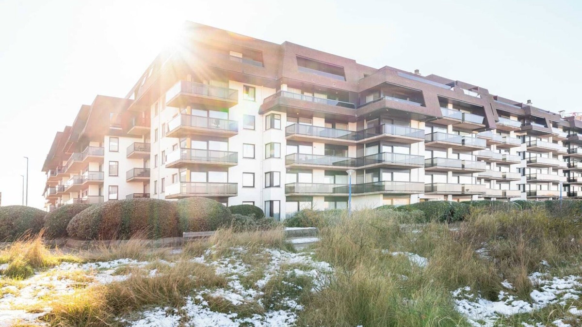 Oostduinkerke-Bad Apartment | Apartment by Belgian Coast with Sea Views