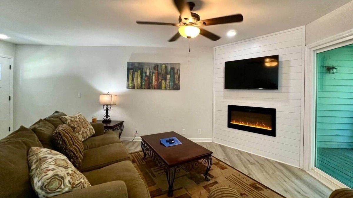 Westminster Apartment | Apartment by Forest Access to Clemson & Lakes
