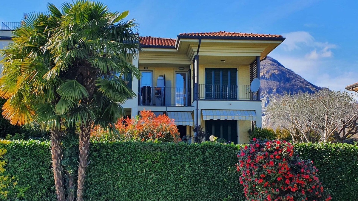 Feriolo House | Apartment by Lake Maggiore with Garden