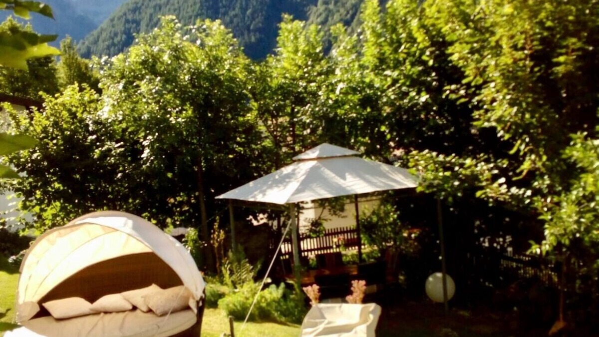 Borca Apartment | Apartment "Casa Weisstor", with lawn and vegetable gardens in the presence of Monte Rosa