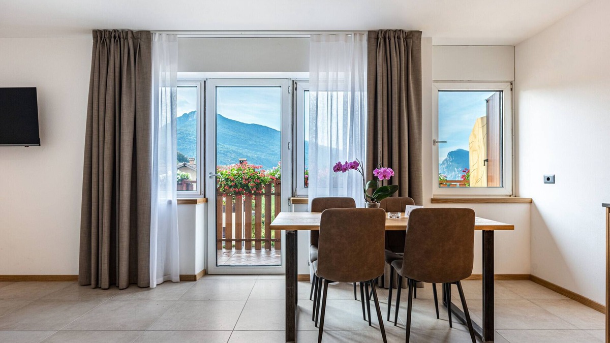 San Lorenzo in Banale Apartment | Apartment 'Cima Brenta' with Wi-Fi