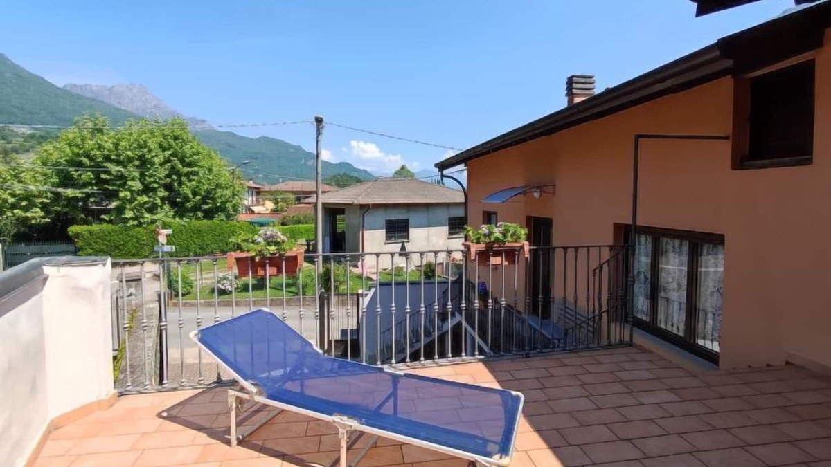 San Pietro Sovera Apartment | Apartment Carla in Carlazzo - 6 persons, 3 bedrooms