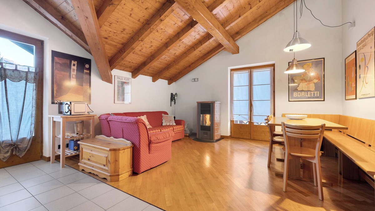 Strembo Apartment | Apartment 'Carla, Strembo' with Balcony and Wi-Fi