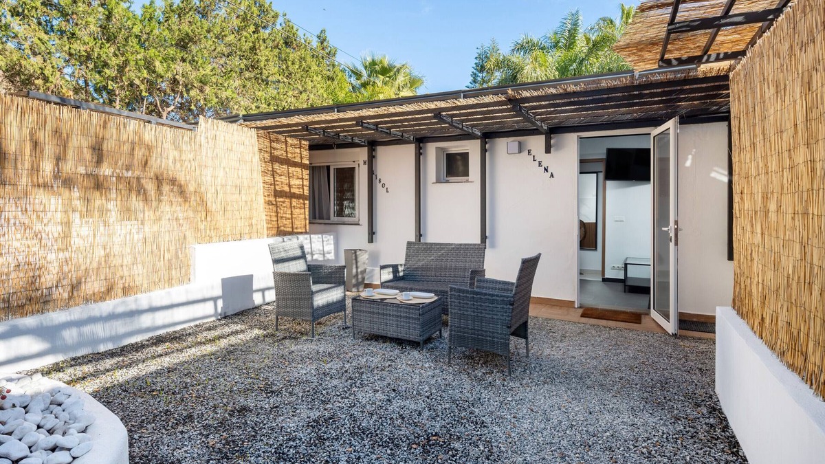 Almayate Bajo Apartment | Apartment 'Casa 2' with Beach View, Wi-Fi and Air Conditioning