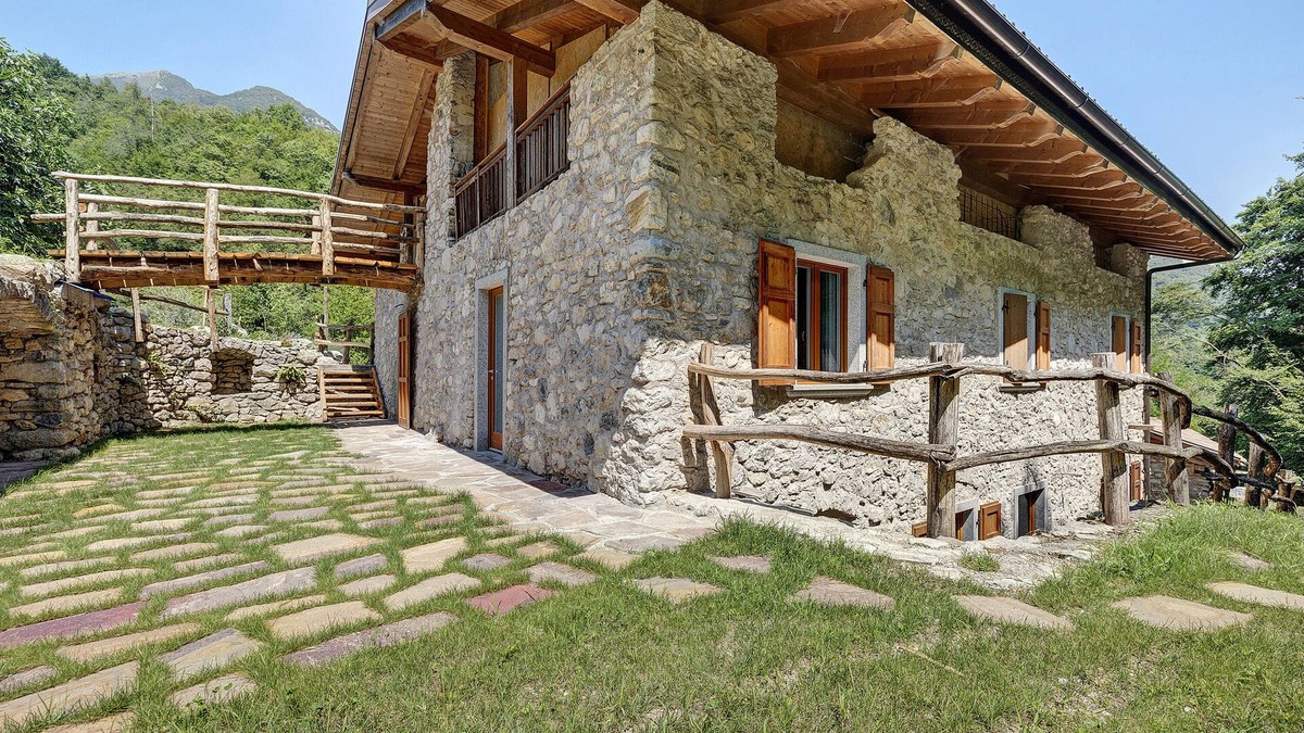 Ville del Monte Apartment | Apartment 'Casa Al Mulino 1' with Mountain View, Shared Garden and Wi-Fi