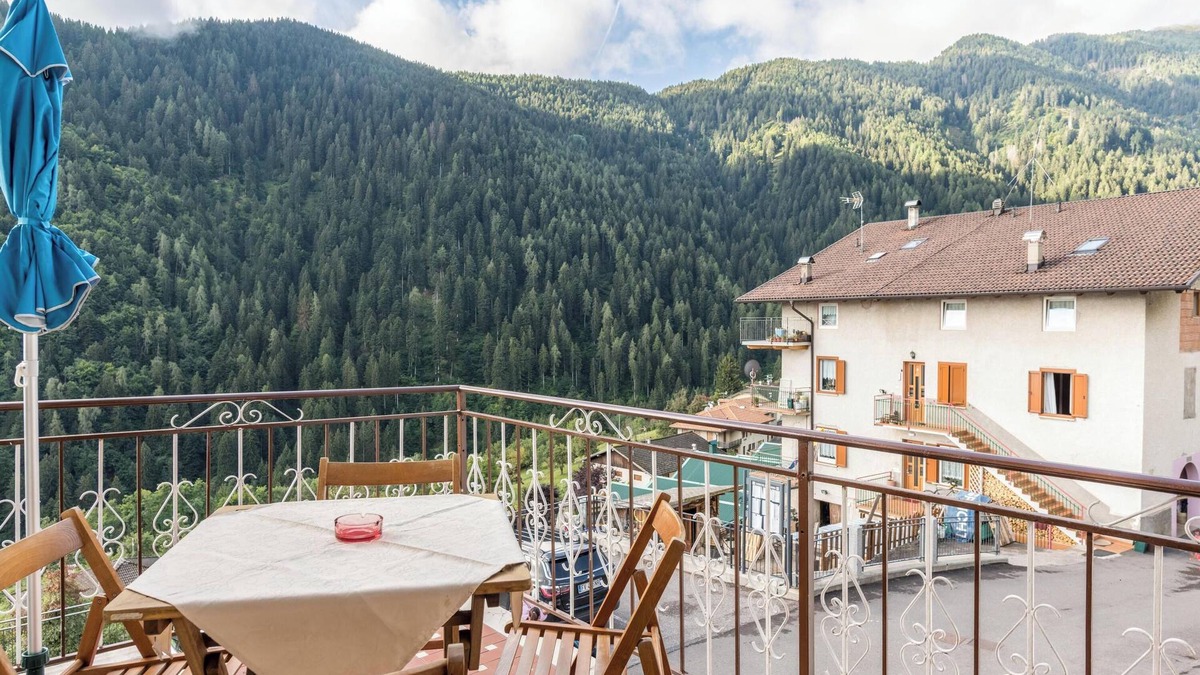 Fontana Nuova-Bevia Apartment | Apartment 'Casa Al Sole' with Mountain View, Balcony and Wi-Fi