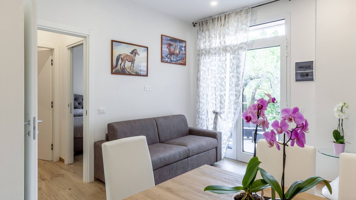 Podenzana Apartment | Apartment 'Casa Eros' with Private Terrace, Wi-Fi and Air Conditioning