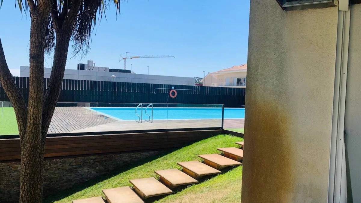 Fao Apartment | Apartment 'Casa Fãotastic' with Shared Pool, Balcony and Wi-Fi