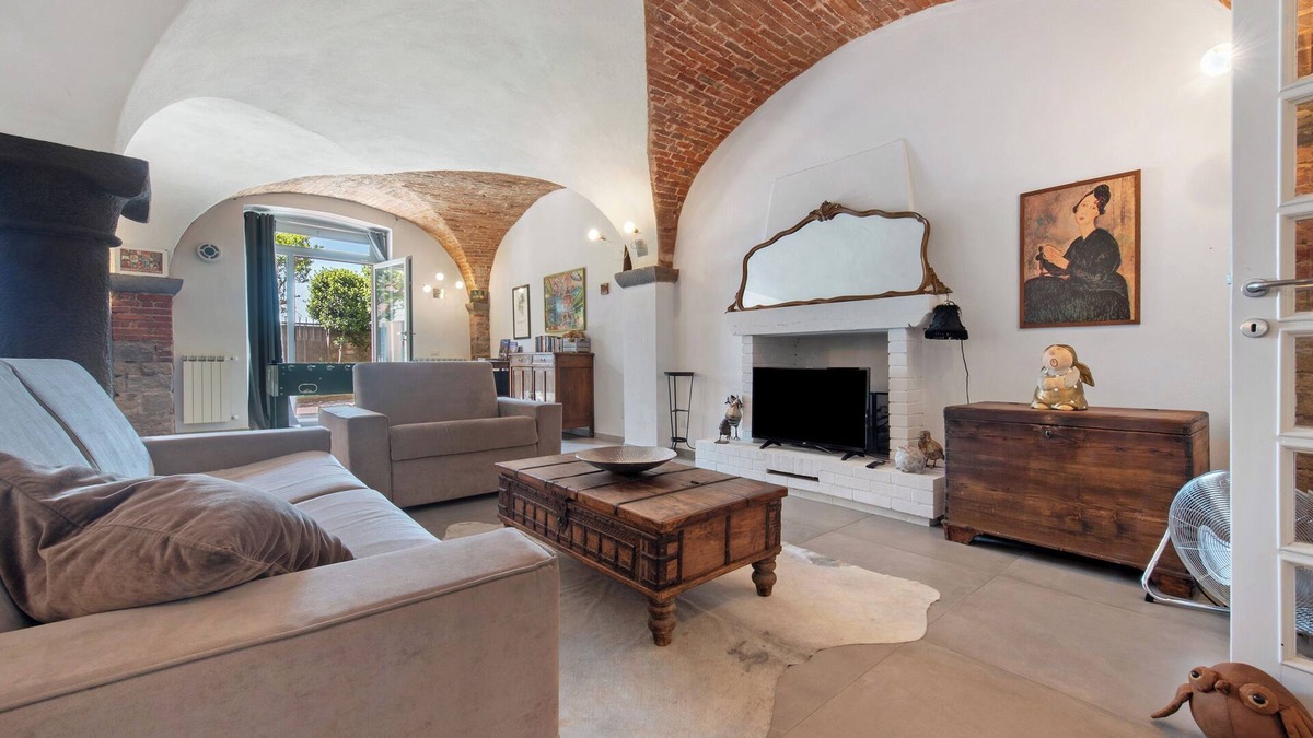 Bergamo Apartment | Apartment 'Casa Ipogea Elegant' with Private Garden and Wi-Fi