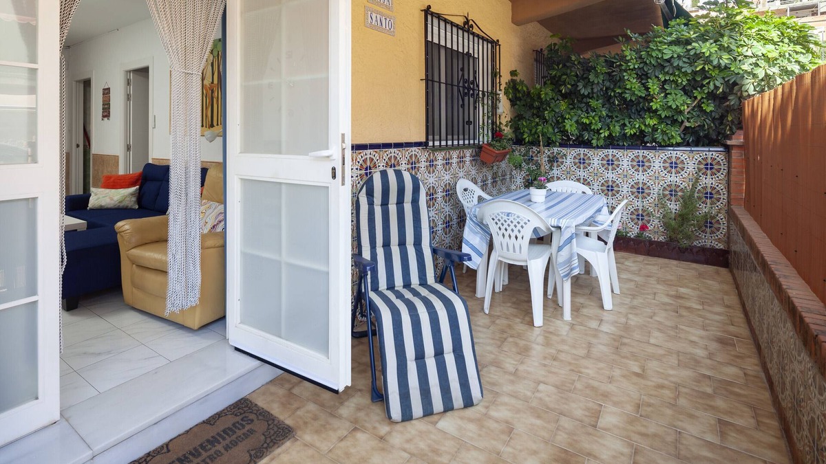La Cala del Moral House | Apartment 'Casa Santo Front Beach' with Private Terrace and Wi-Fi