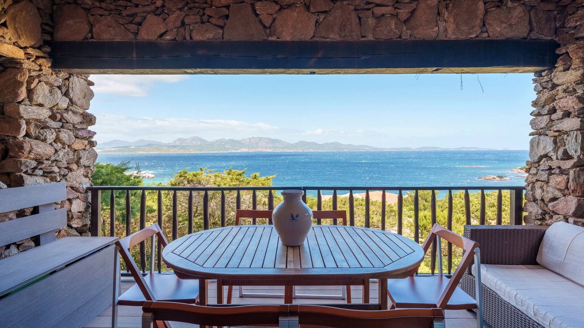 Li Cuncheddi Apartment | Apartment 'Casa Vacanze Ribes' with Sea View, Shared Pool and Private Terrace