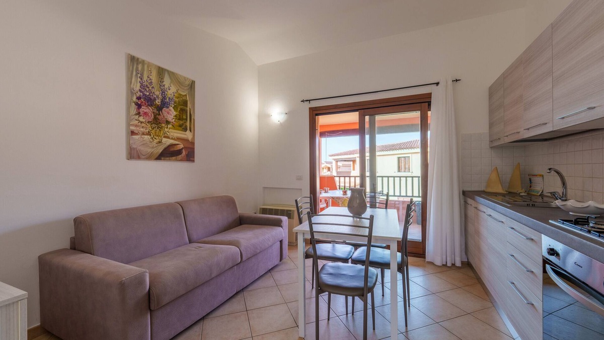 Murta Maria Apartment | Apartment 'Casa Vacanze Susino' with Shared Pool, Private Terrace and Air Conditioning