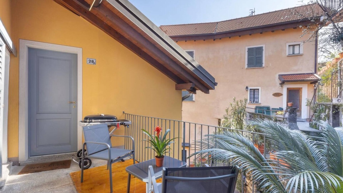 San Bartolomeo Apartment | Apartment 'Casa Valy' with Lake View, Wi-Fi and Air Conditioning