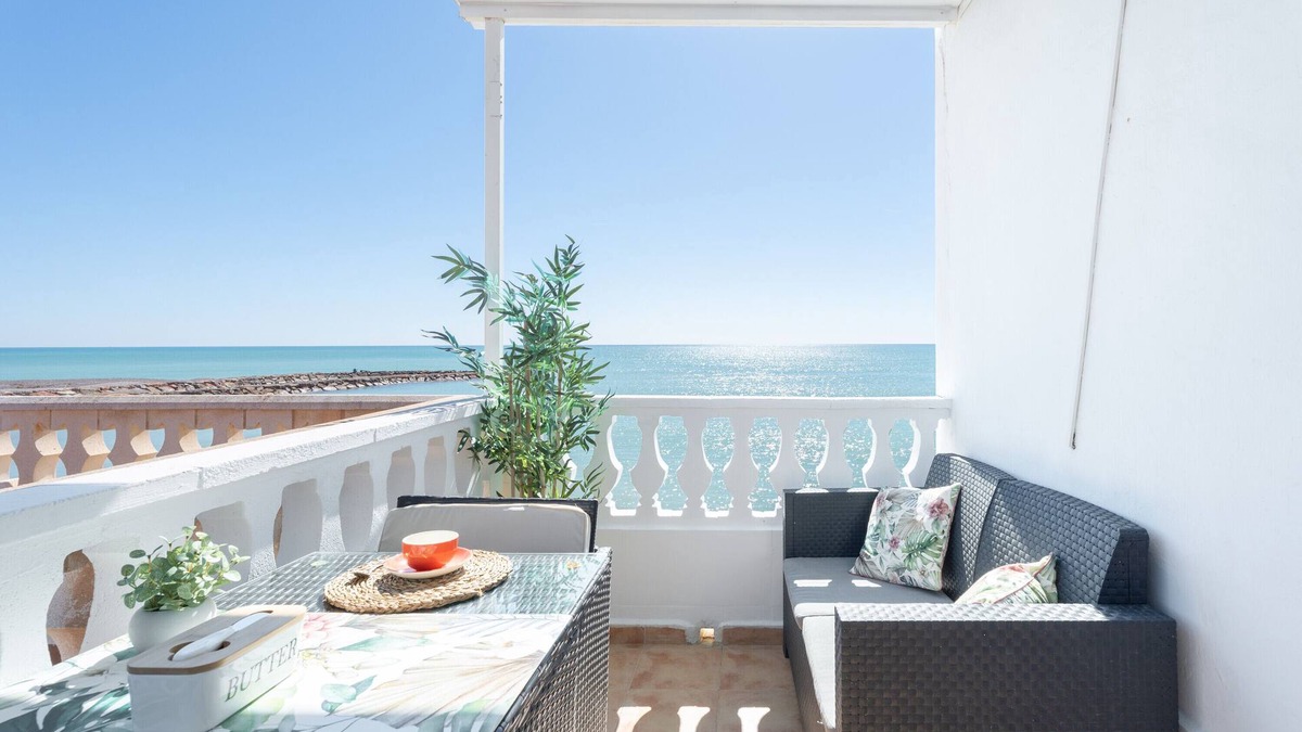 Playa de Almarda Apartment | Apartment 'casAcamer Norte' with Sea View, Private Terrace and Air Conditioning