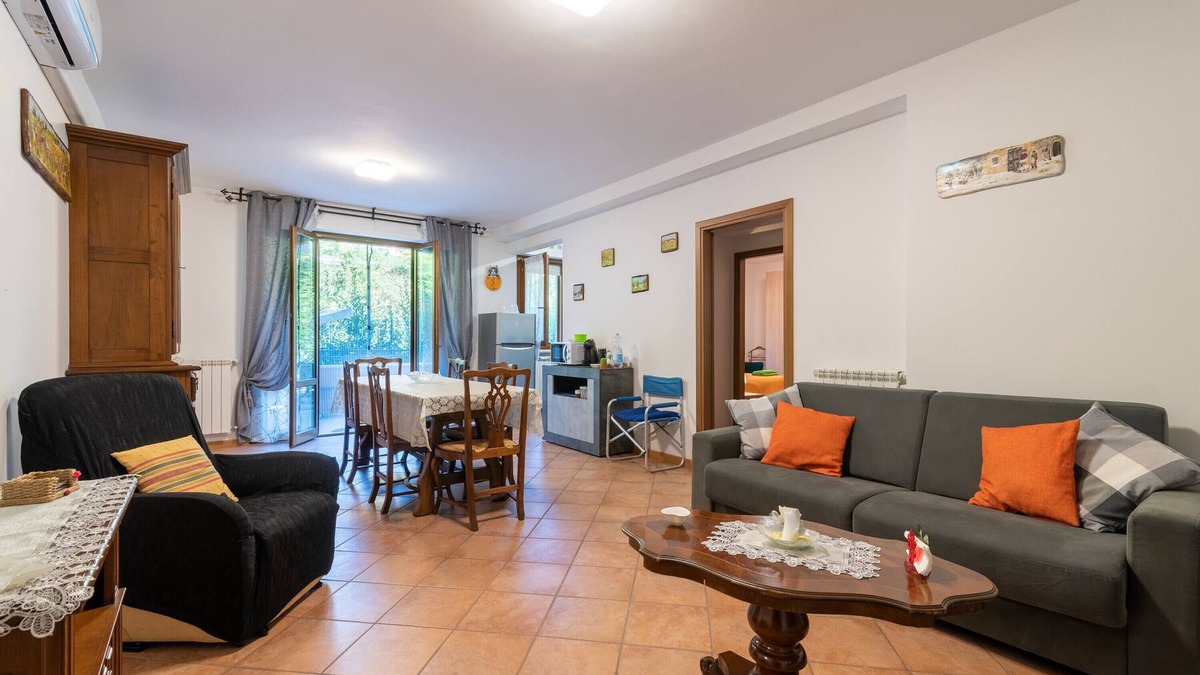 Capolona Apartment | Apartment "Casaentino" with Wi-Fi & Terrace