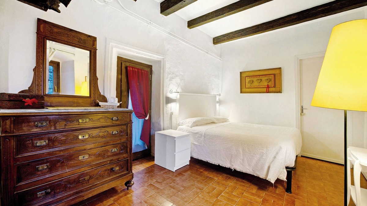Saint Maurice Apartment | Apartment 'Cascina Des Religieuses - Cheminée' with Mountain Viewi