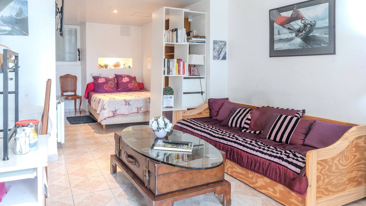 Montignac-Charente Apartment | Apartment 'Charmant Studio Meublé' with Wi-Fi