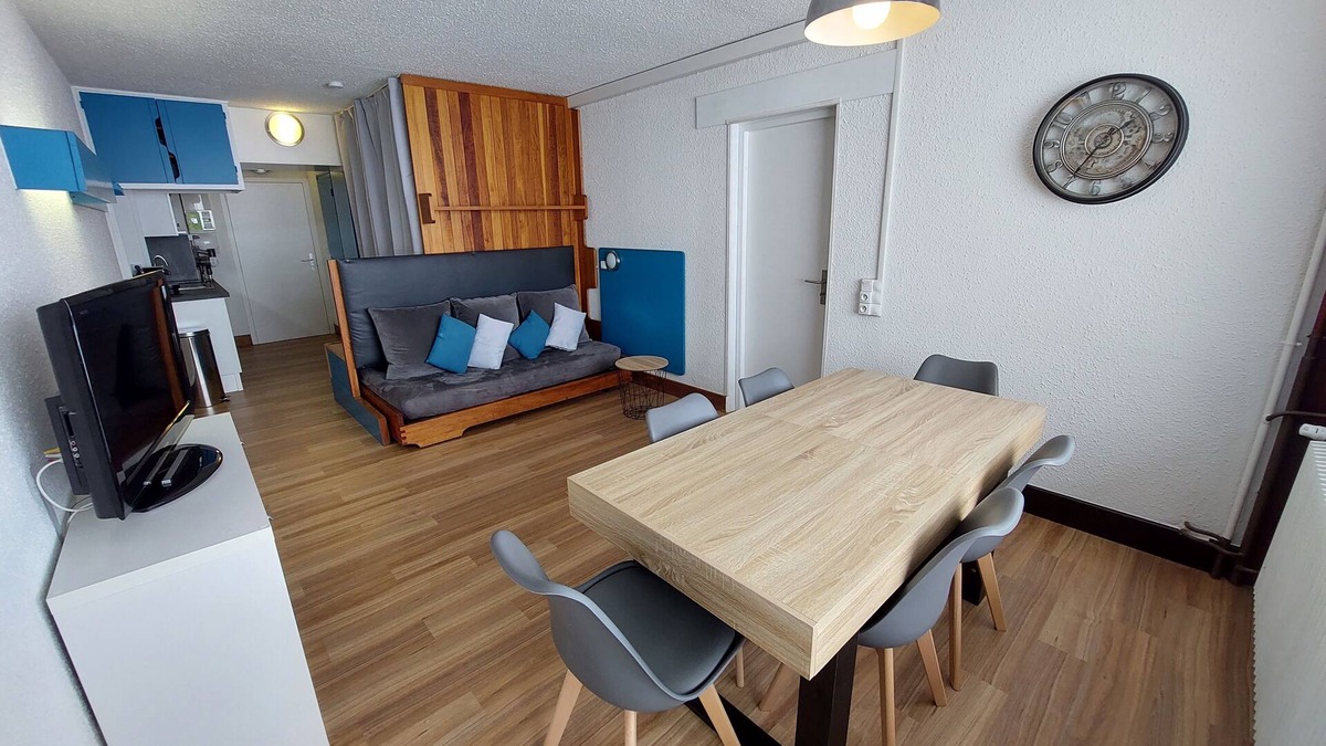 Chamrousse Apartment | Apartment Chamrousse1750 45m² 6/7 people, at the foot of the slopes and the resort center