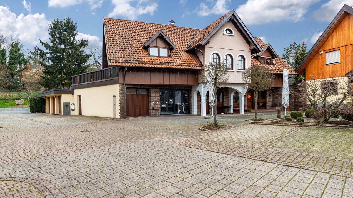 Baden-Baden Apartment | Apartment 'Cheng' with Private Terrace, Balcony and Wi-Fi