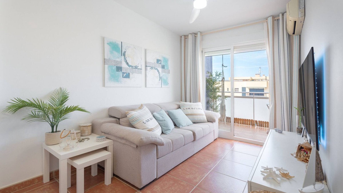 Chilches Apartment | Apartment 'Chillout I'akevan' with Sea View, Shared Pool and Wi-Fi