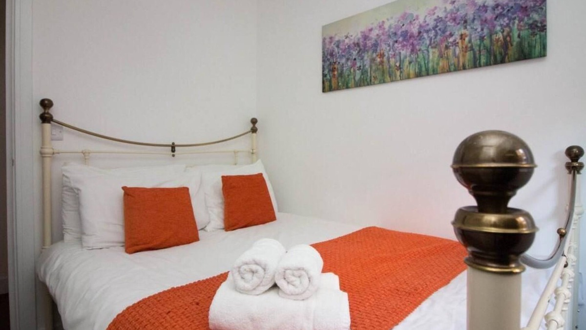 Eastleigh Apartment | Apartment close to Airport and transport links (2)