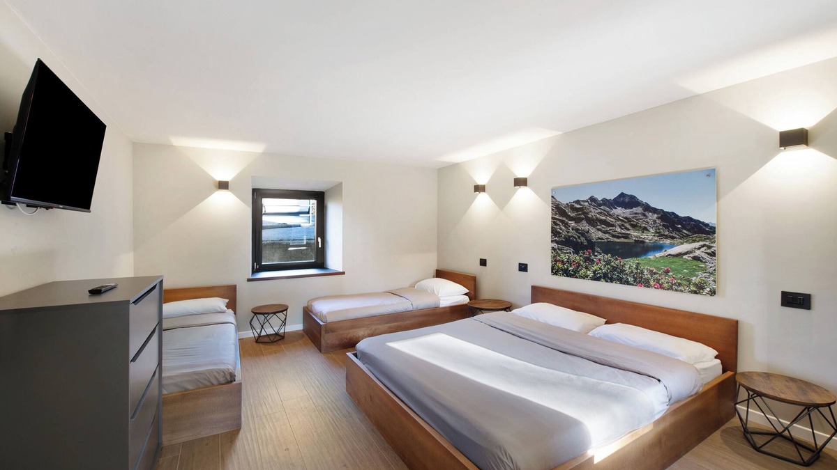 Pont-Saint-Martin Apartment | Apartment 'Da Primo - Alloggi Vacanze - Pt' with Mountain View, Wi-Fi and Air Conditioning