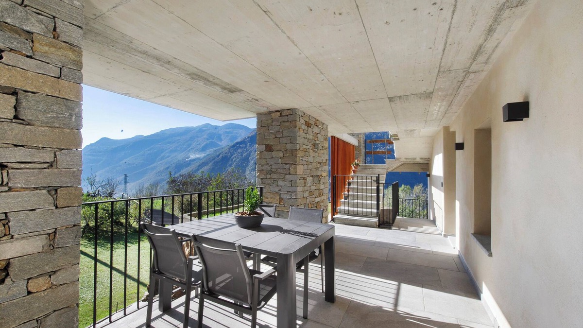Pont-Saint-Martin Apartment | Apartment 'Da Primo - Alloggi Vacanze P1' with Mountain View, Wi-Fi and Air Conditioning