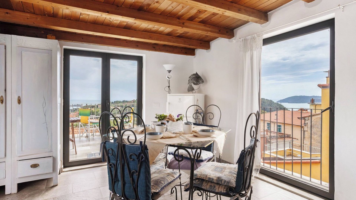 Pitelli Apartment | Apartment 'Da Rita- Tra Lerici E Le 5 Terre' with Village View, Private Terrace and Wi-Fi