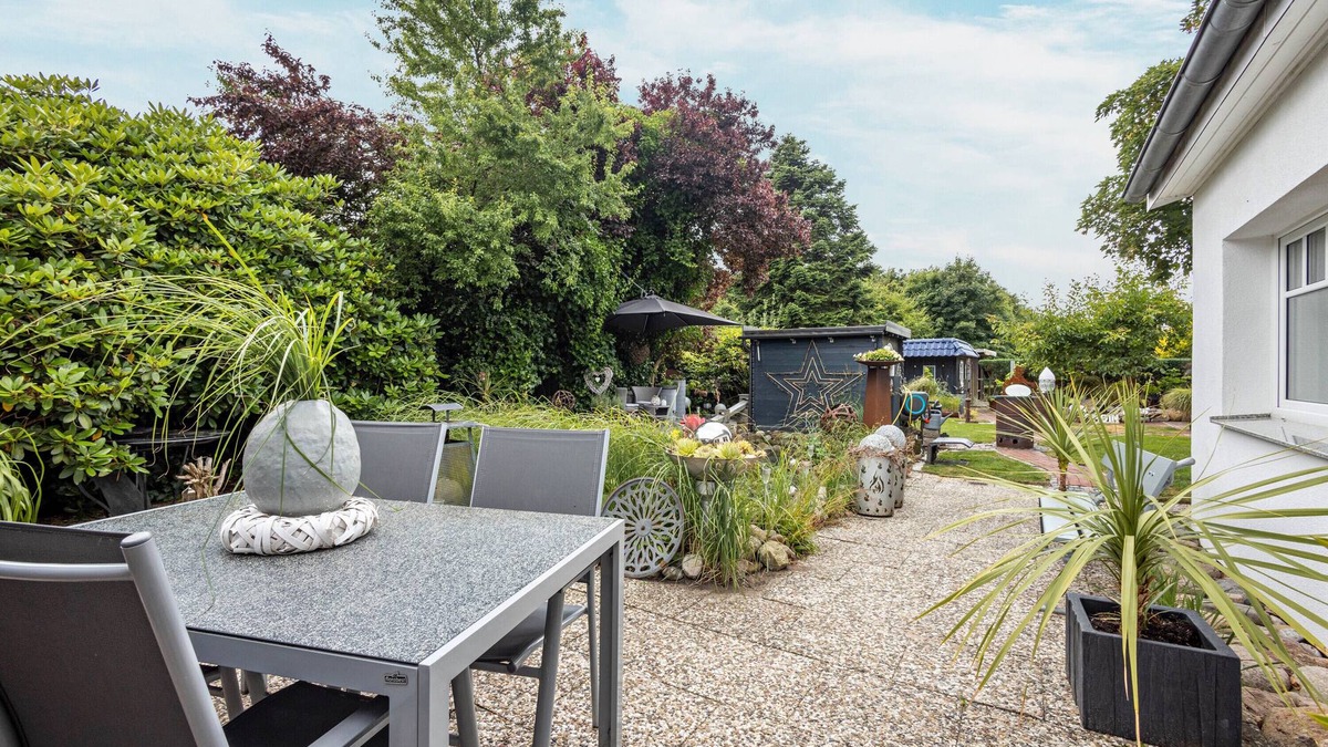 Krempermoor Apartment | Apartment 'Dahmlos' with Private Terrace, Shared Garden and Wi-Fi
