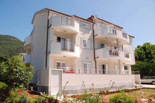 Denovici Apartment | Apartment Dakic