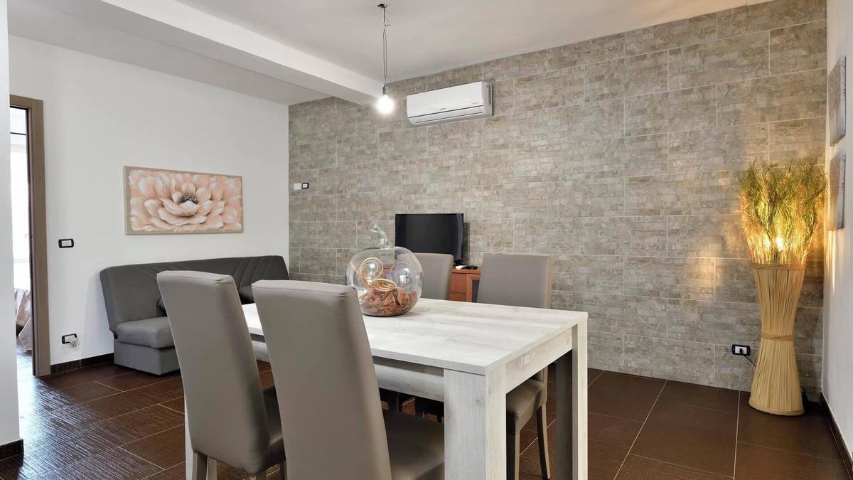 Loceri Apartment | Apartment "DaMaria" with Shared Garden, A/C & Wi-Fi