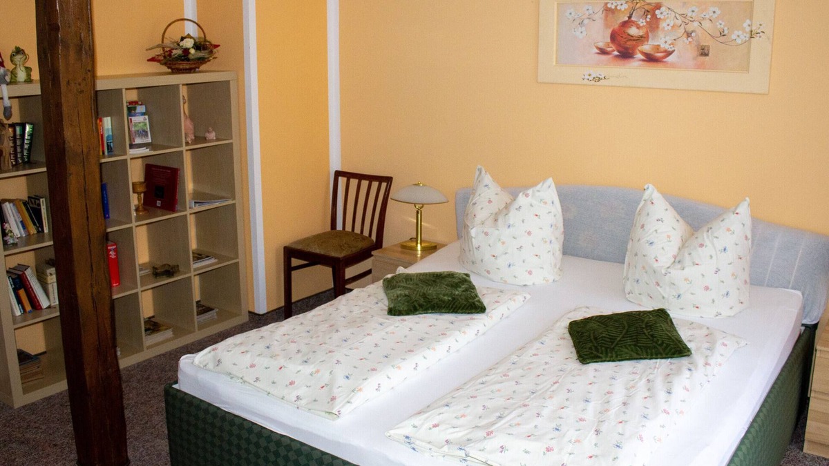 Blievenstorf Apartment | Apartment 'Damwildhof Fewo Zur Linde' with Shared Garden and Wi-Fi