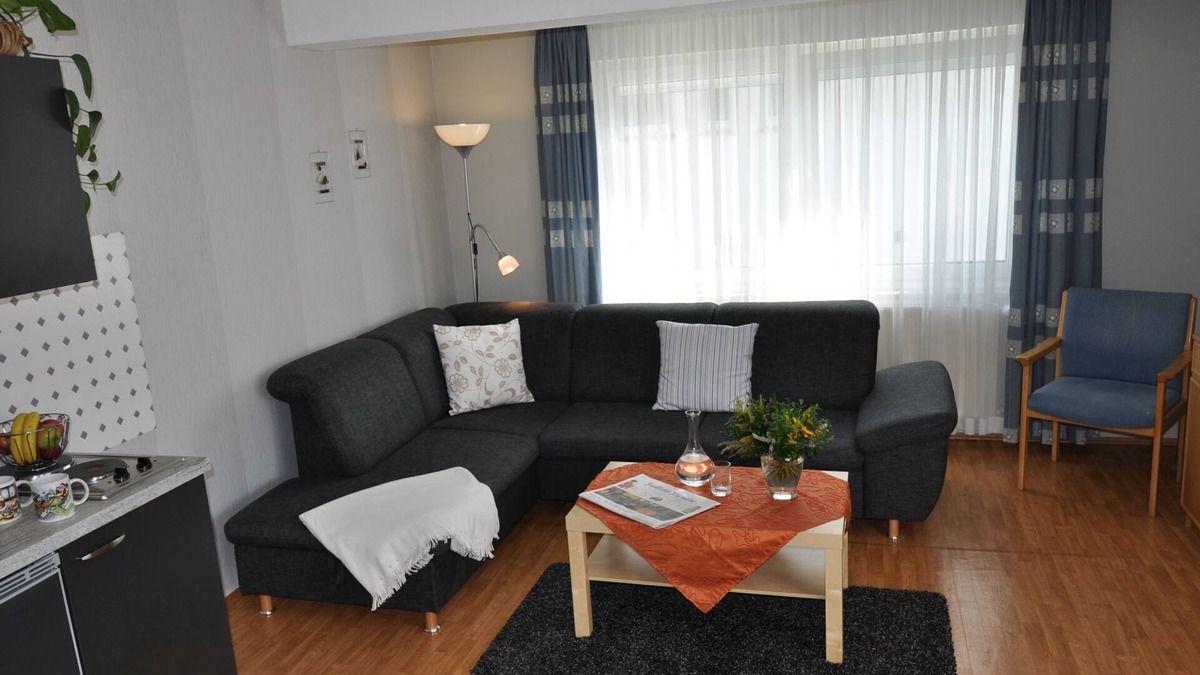 Bad Soden-Salmuenster Apartment | Apartment 3, 40 sqm, 1 bedroom, living room with kitchenette, balcony, max. 2 persons