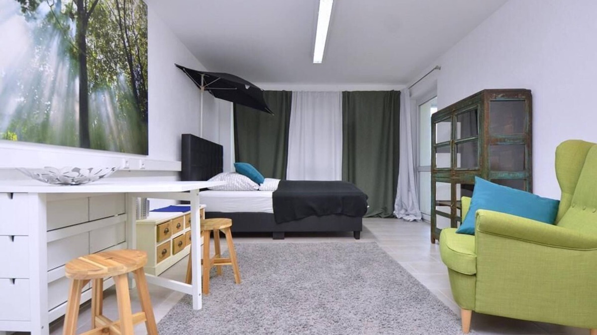 Gaeufelden Apartment | Apartment-Connected-Private Bathroom-Balcony-Vivi
