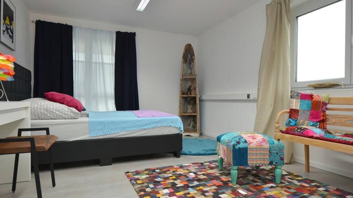 Gaeufelden Apartment | Apartment-Connected-Shared Bathroom-Balcony-Rosie