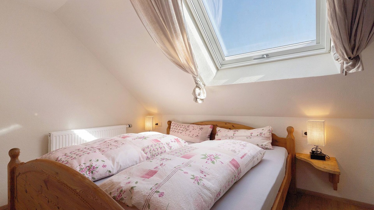 Haslach im Kinzigtal Apartment | Apartment 'Ferienwohnung 2' with Mountain View, Shared Terrace and Wi-Fi