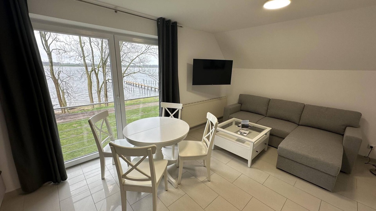 Ekenis Apartment | Apartment 20 in the apartment house Schleiblick with direct Schleiblick view 1st floor