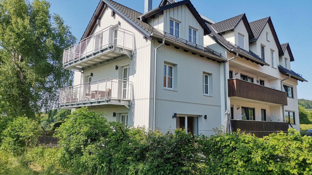 Weissenburg in Bayern Condo | Apartment (80sqm) with balcony (10sqm) 2km away from Weißenburg
